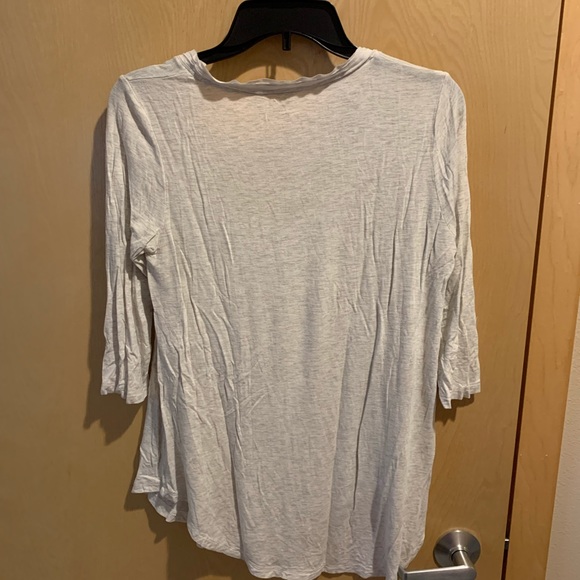 Bordeaux chiffon-trimmed scoopneck shirt in light grey - Picture 9 of 9